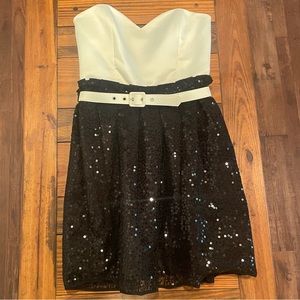 Betsey Johnson evening prom dress black and white 6